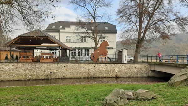 Penzion A Restaurace Belecky Mlyn Pteni Exterior photo