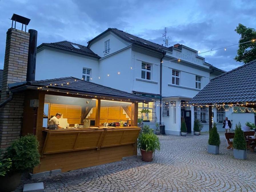 Penzion A Restaurace Belecky Mlyn Pteni Exterior photo